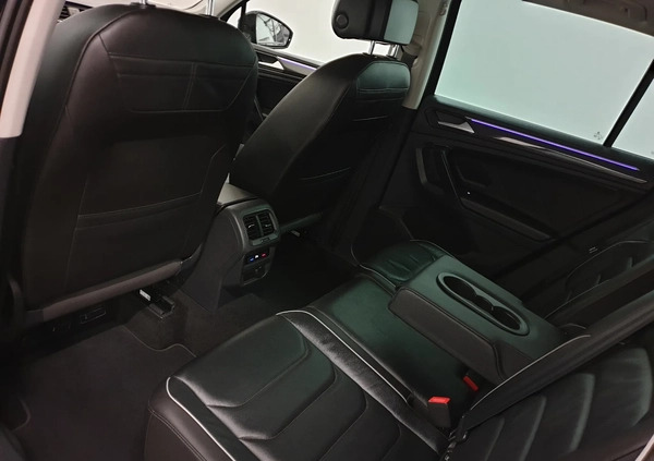 Volkswagen Tiguan cena 134999 przebieg: 141000, rok produkcji 2021 z Głuszyca małe 781